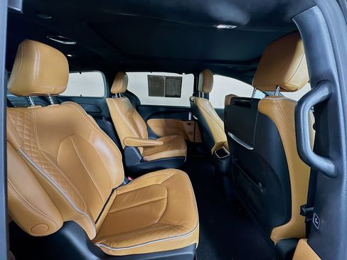 Used 2022 Chrysler Pacifica Pinnacle FWD image 31