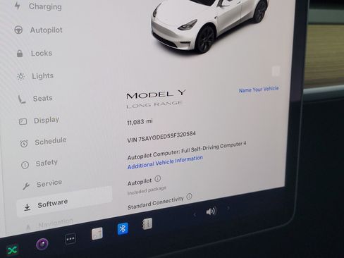 Used 2025 Tesla Model Y Long Range RWD image 22