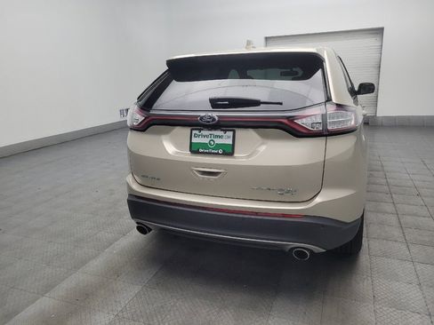 Used 2018 Ford Edge Titanium w/ Technology Package FWD image 7