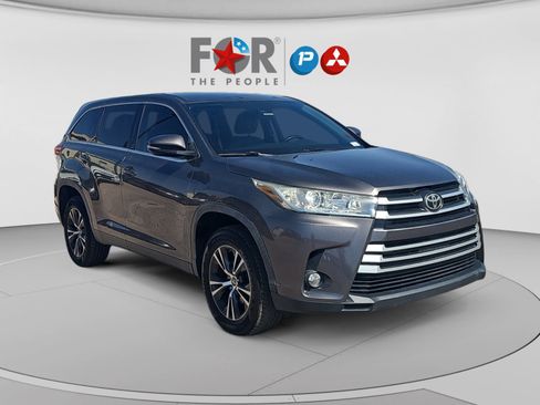 Used 2019 Toyota Highlander Plus FWD image 7