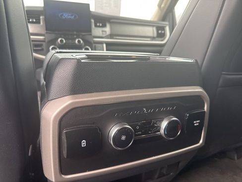Used 2024 Ford Expedition XLT image 9
