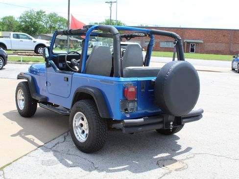 Used 1993 Jeep Wrangler S image 7