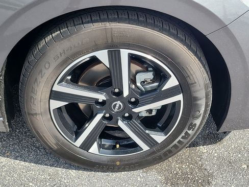 Used 2024 Nissan Sentra SV FWD image 10