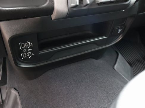 Used 2024 RAM 2500 Tradesman w/ Chrome Appearance Group image 26