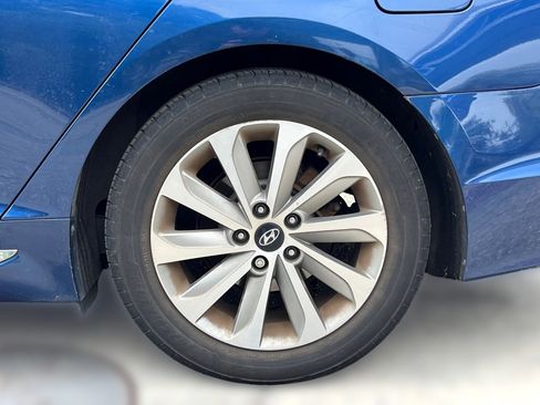 Used 2017 Hyundai Sonata Sport w/ Value Edition Package 02 FWD image 6