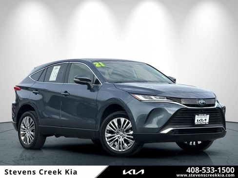 Used 2021 Toyota Venza Limited image 1