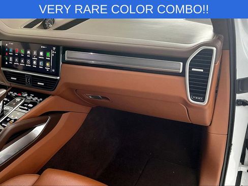 Used 2022 Porsche Cayenne Turbo S image 22