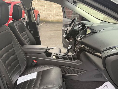 Used 2019 Ford Escape Titanium FWD image 24