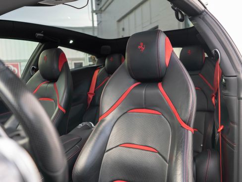 Used 2018 Ferrari GTC4Lusso T image 10