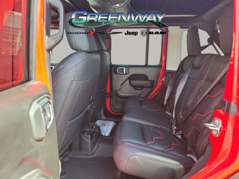 Used 2025 Jeep Wrangler Unlimited Sport AWD/4WD image 16