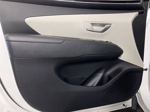 Used 2024 Hyundai Tucson SE image 19