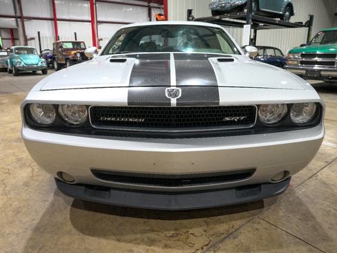 Used 2009 Dodge Challenger SRT8 RWD image 13