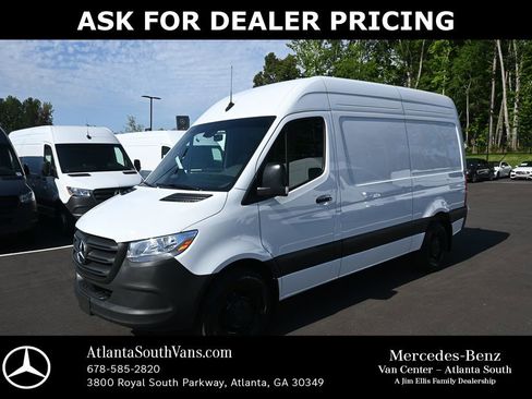 Used 2025 Mercedes-Benz Sprinter 2500 image 1