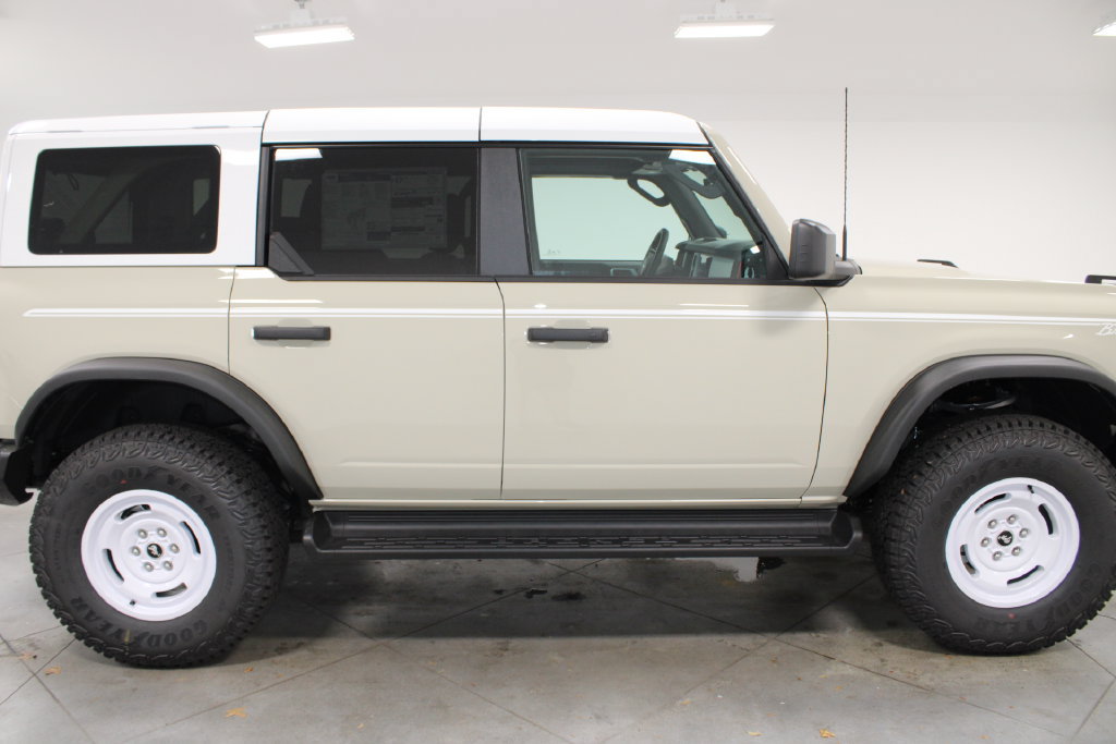 New 2026 Ford Bronco Heritage Edition AWD/4WD image 10