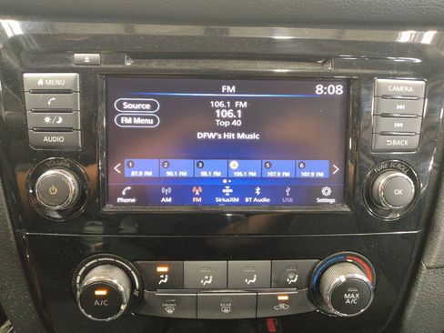 Used 2018 Nissan Rogue S FWD image 25