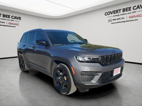 Used 2023 Jeep Grand Cherokee Altitude image 1