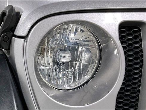 Used 2018 Jeep Wrangler Unlimited Sport image 39