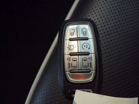 Used 2023 Chrysler Pacifica Limited w/ Uconnect Theater Family Group AWD/4WD image 40