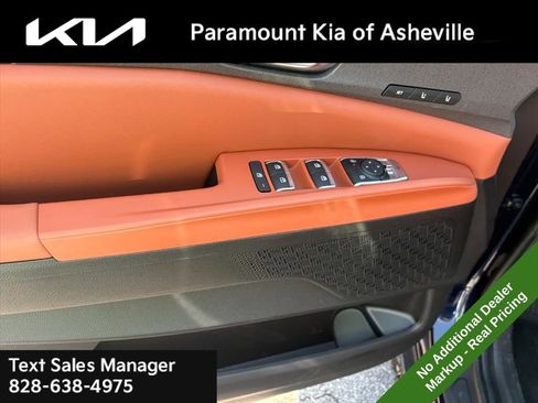 New 2026 Kia Carnival EX FWD image 25