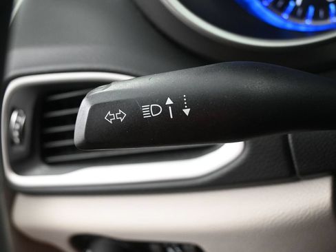 Used 2023 Chrysler Pacifica Touring-L FWD image 20