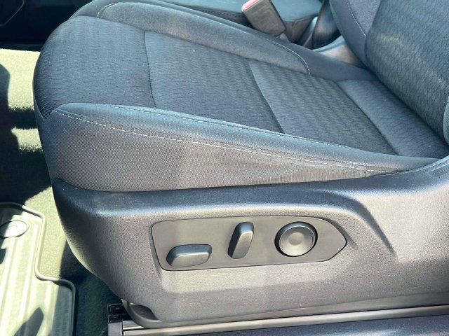 Used 2023 Chevrolet Silverado 1500 LT AWD/4WD image 22