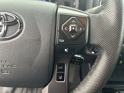 Used 2020 Toyota Tacoma TRD Off-Road w/ Technology Package AWD/4WD image 14