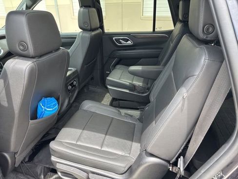 Used 2022 Chevrolet Tahoe Z71 w/ Luxury Package AWD/4WD image 9