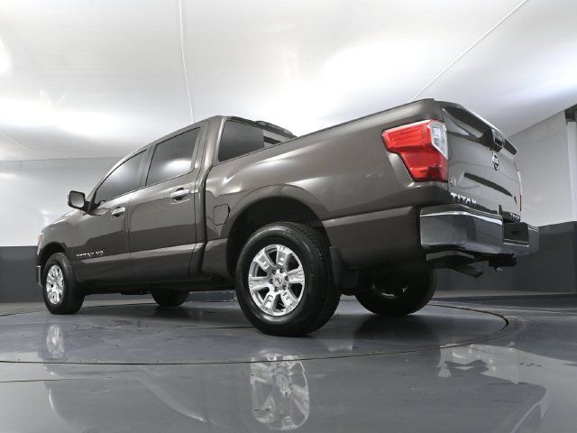 Used 2018 Nissan Titan SV AWD/4WD image 39