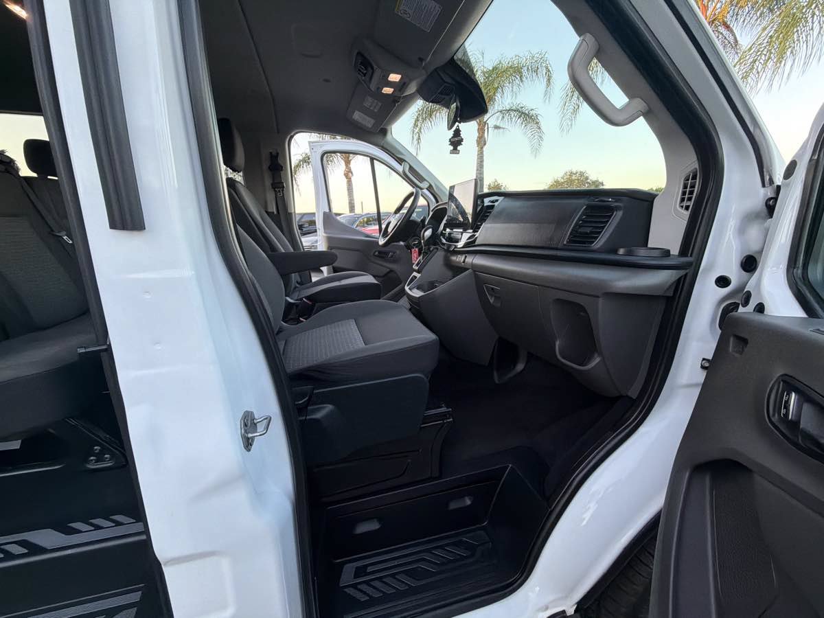 Used 2023 Ford Transit 350 XLT RWD image 27