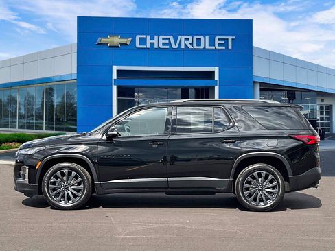 Used 2023 Chevrolet Traverse RS w/ LPO, Floor Liner Package AWD/4WD image 2