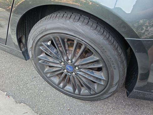 Used 2016 Ford Fusion SE w/ Equipment Group 202A FWD image 10