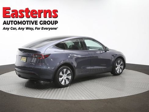 Used 2022 Tesla Model Y Long Range AWD/4WD image 36