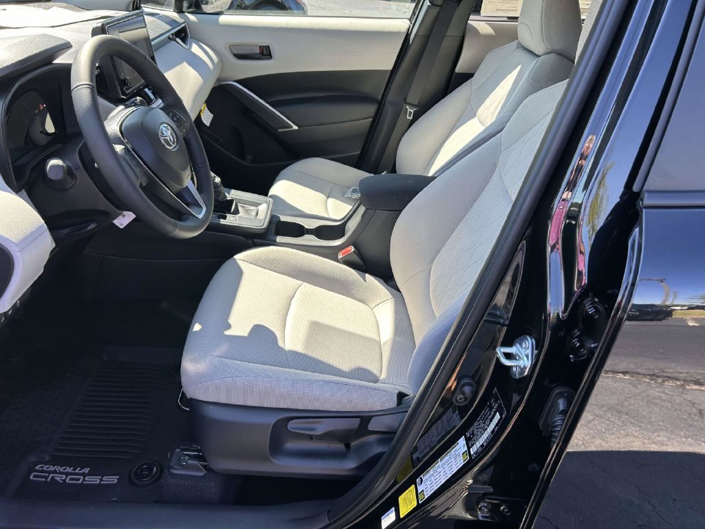 New 2026 Toyota Corolla Cross LE FWD image 14
