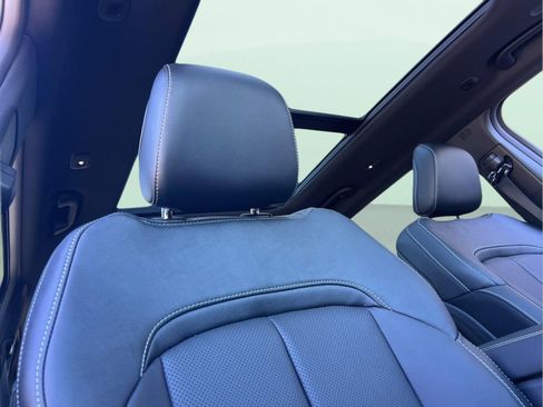 New 2026 Jeep Grand Cherokee L Limited AWD/4WD image 18