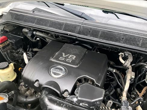 Used 2013 Nissan Titan SV w/ SV Value Truck Pkg AWD/4WD image 31