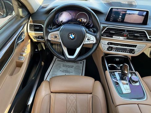 Used 2016 BMW 750i image 17