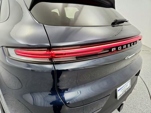 Used 2024 Porsche Cayenne image 30