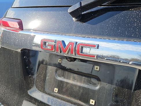 Certified 2023 GMC Acadia SLE w/ Driver Convenience Package image 10