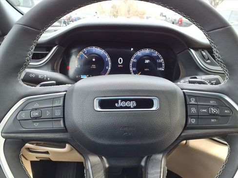 Certified 2024 Jeep Grand Cherokee Limited image 15