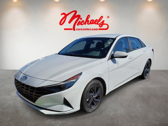 Used 2023 Hyundai Elantra SEL FWD image 3