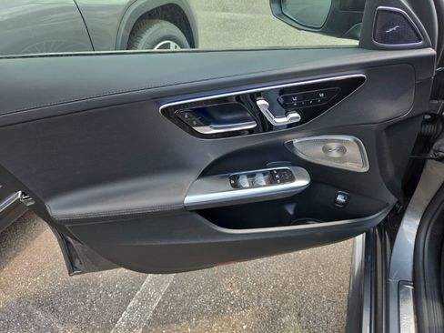 Used 2025 Mercedes-Benz C 300 4MATIC Sedan image 15