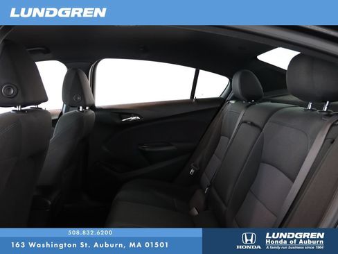 Used 2018 Chevrolet Cruze LT FWD image 13
