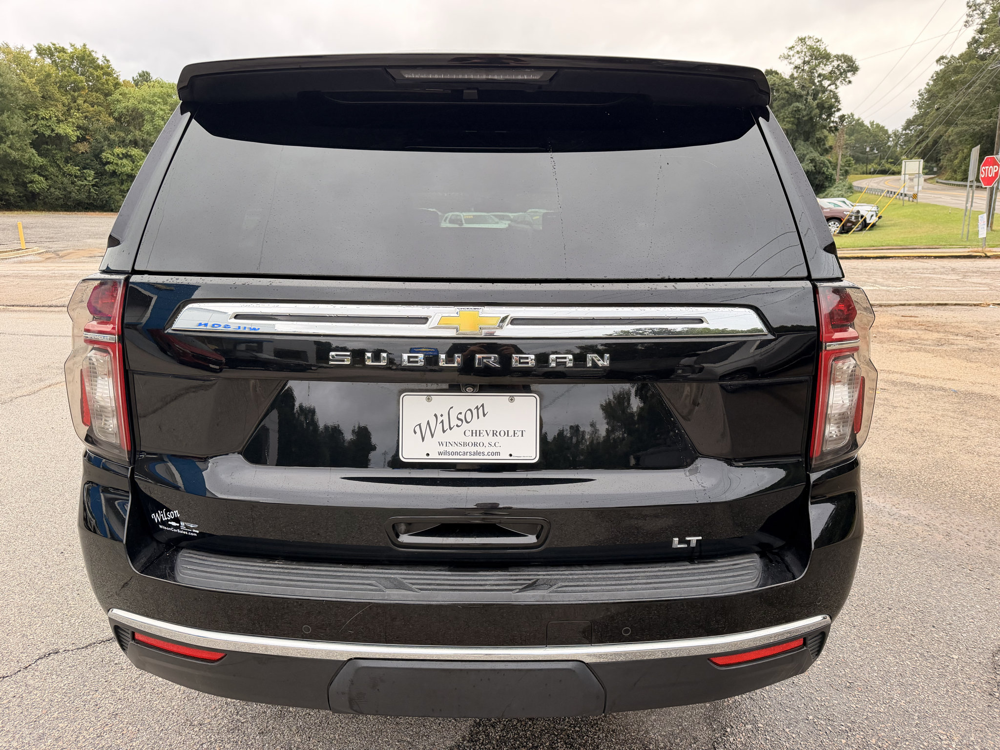 Used 2024 Chevrolet Suburban LT w/ Luxury Package AWD/4WD image 5