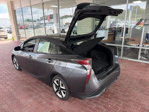 Used 2016 Toyota Prius Three Touring FWD image 13