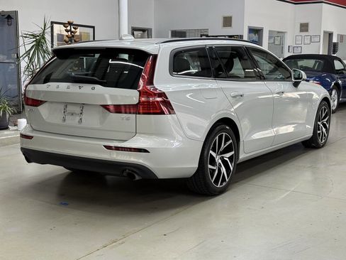 Used 2020 Volvo V60 T5 Momentum FWD image 6