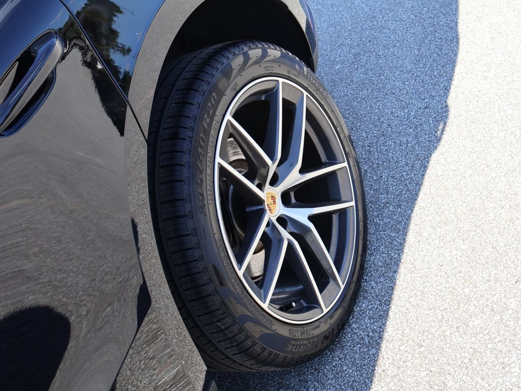 Certified 2026 Porsche Macan AWD/4WD image 38