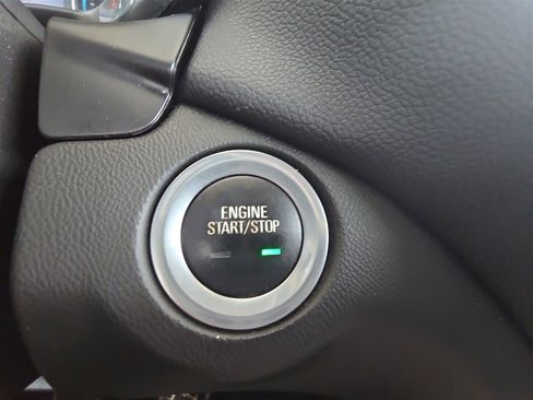 Used 2020 Chevrolet Equinox LT image 17