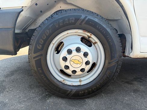 Used 2016 Chevrolet Express 3500 RWD image 11