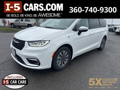 Used 2023 Chrysler Pacifica Touring-L