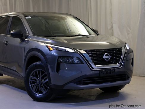 Used 2023 Nissan Rogue S AWD/4WD image 2